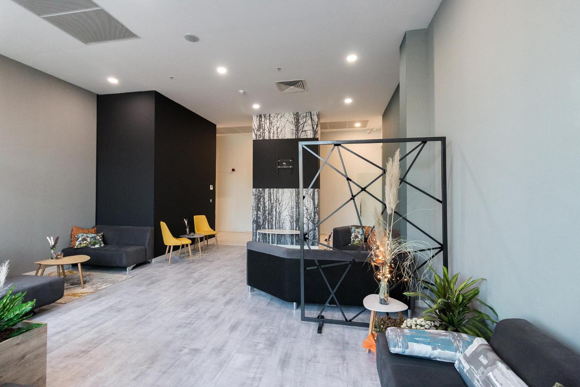Skopje Sky City: High-Rise Apartments with Pool & Spa Access Exterior photo
