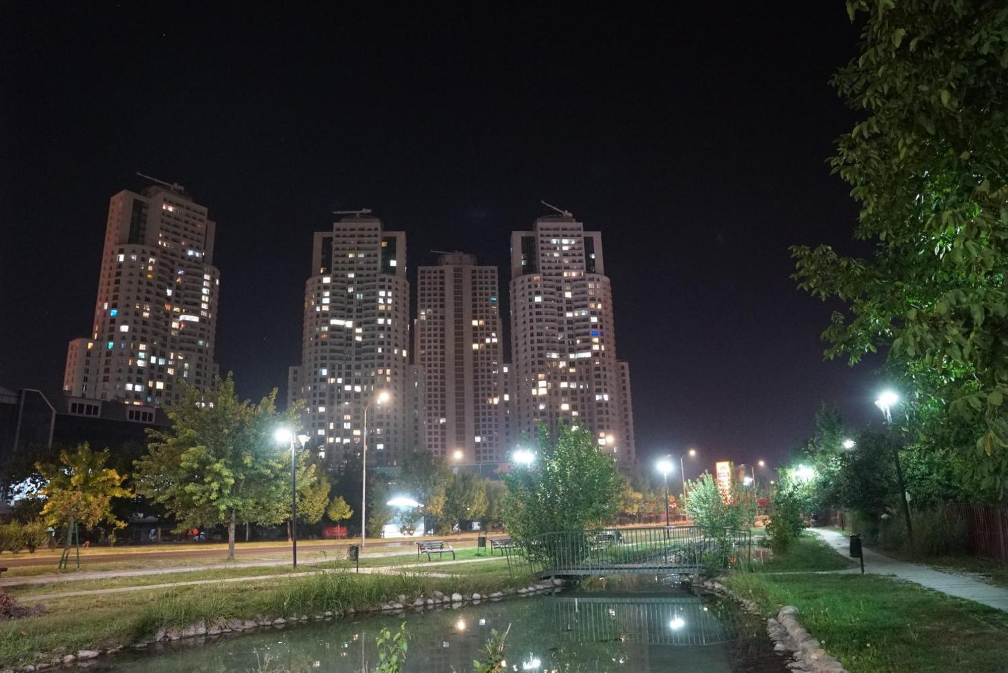 Skopje Sky City: High-Rise Apartments with Pool & Spa Access Exterior photo